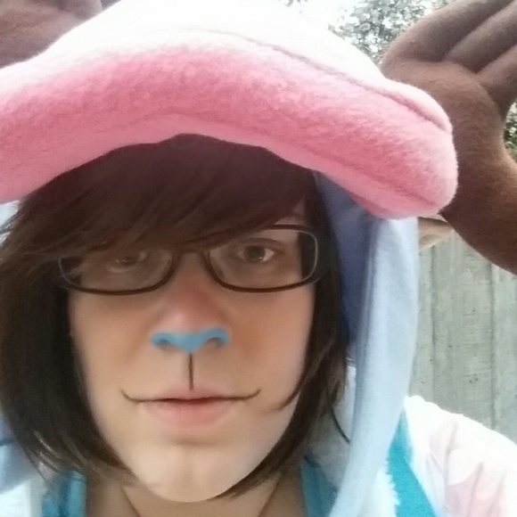 Meet your Posher, Stephanie - Picture 3 of 7